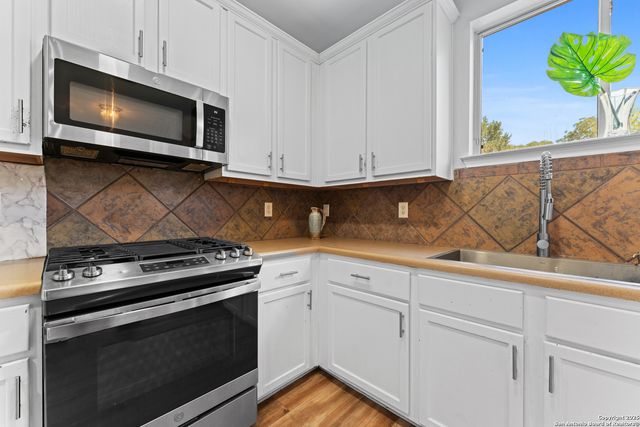 807 MIDWAY CRST, San Antonio, TX 78258