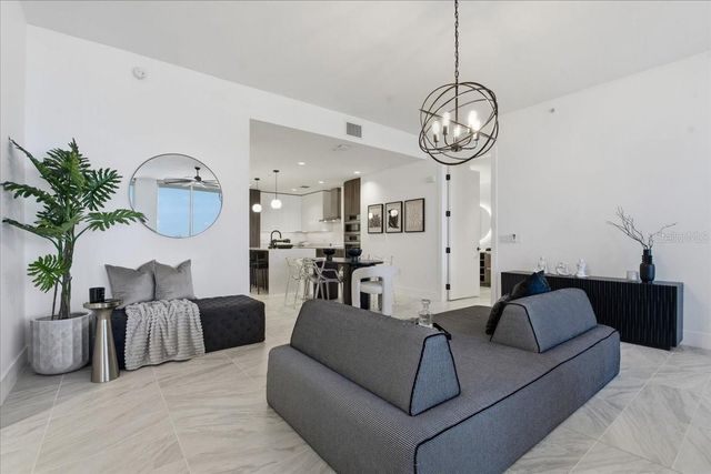 777 3RD AVENUE N 1202, St Petersburg, FL 33701