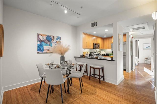 1 E Julian Street 217, San Jose, CA 95112