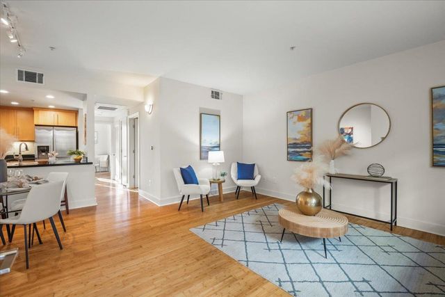 1 E Julian Street 217, San Jose, CA 95112