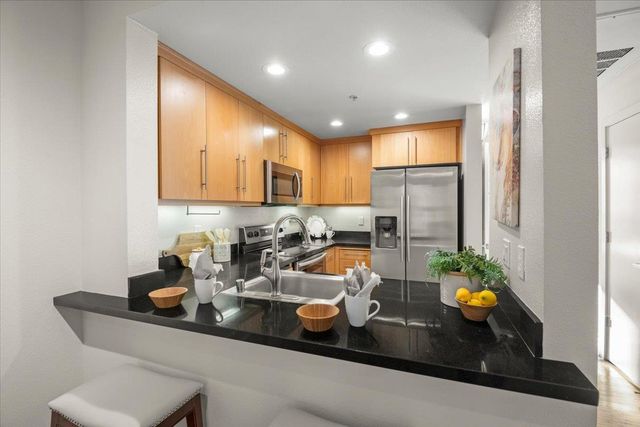 1 E Julian Street 217, San Jose, CA 95112