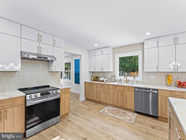 1028 OWL LN, Cherry Hill, NJ 08003