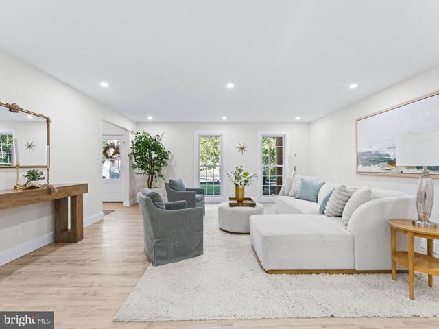 1028 OWL LN, Cherry Hill, NJ 08003