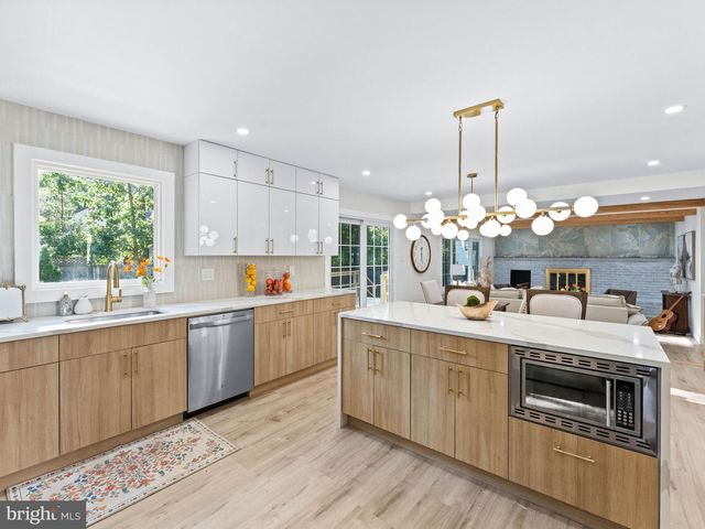 1028 OWL LN, Cherry Hill, NJ 08003