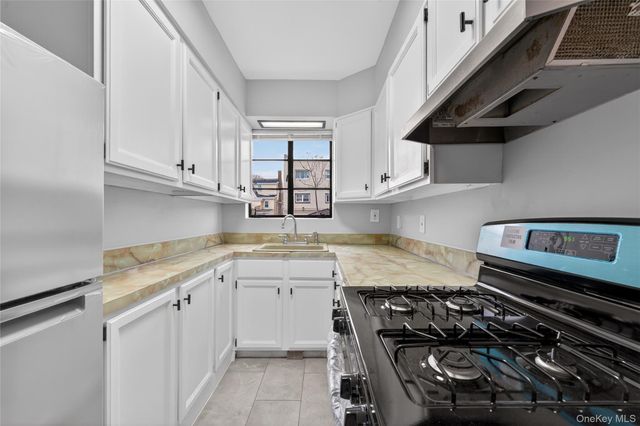 1231 E 223rd Street, Bronx, NY 10466