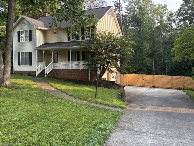 2089 Pembrooke Forest Drive, Winston-salem, NC 27106