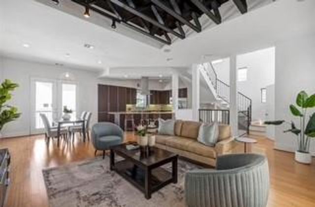 941 W 21st Street D, Houston, TX 77008