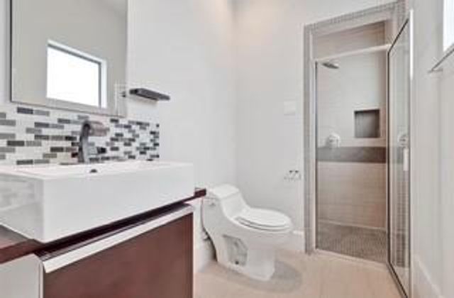 941 W 21st Street D, Houston, TX 77008