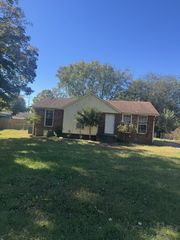 305 Windellwood Cir, Smyrna, TN 37167