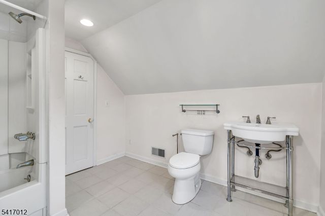 823 Pinewood Rd, Union Twp., NJ 07083