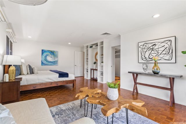 211 Kawaihae Street D1, Honolulu, HI 96825