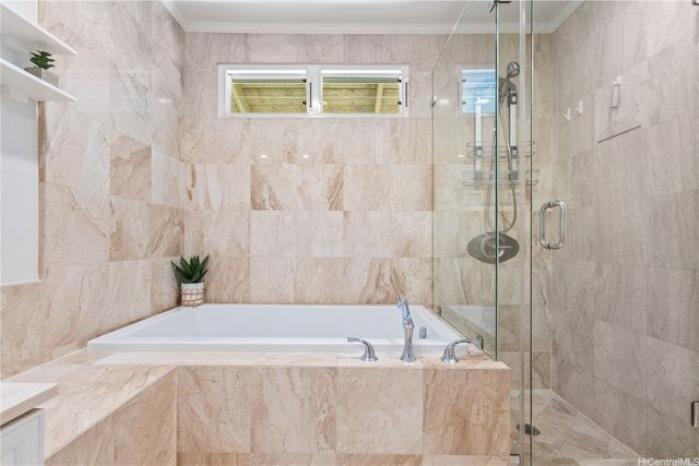 211 Kawaihae Street D1, Honolulu, HI 96825