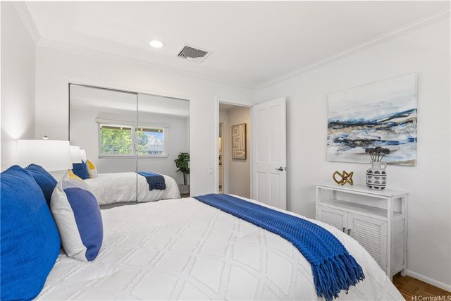 211 Kawaihae Street D1, Honolulu, HI 96825