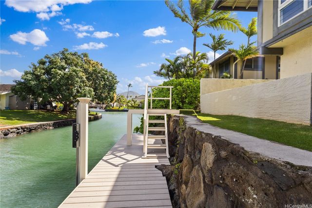 211 Kawaihae Street D1, Honolulu, HI 96825