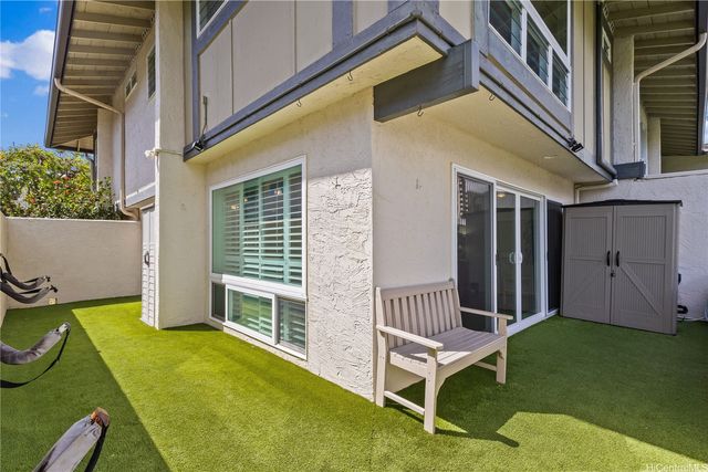 211 Kawaihae Street D1, Honolulu, HI 96825