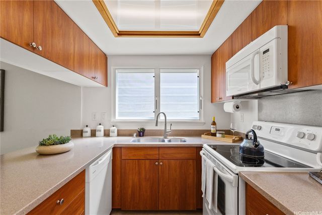 211 Kawaihae Street D1, Honolulu, HI 96825