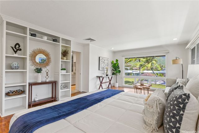 211 Kawaihae Street D1, Honolulu, HI 96825