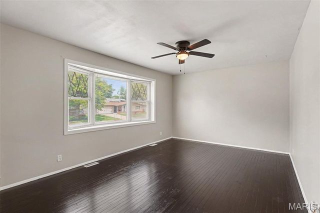 1530 Loveland Drive, Florissant, MO 63031