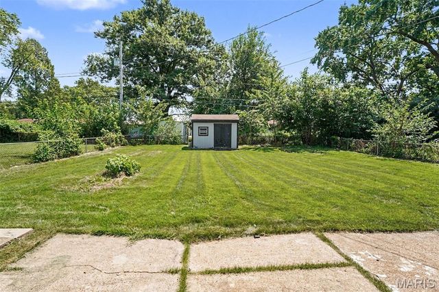 1530 Loveland Drive, Florissant, MO 63031