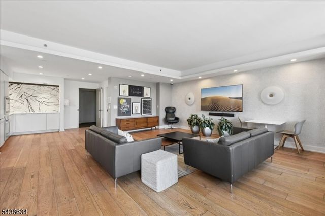 389 Washington St 23A, Jersey City, NJ 07302