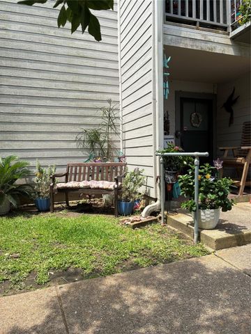 3220 69th Street K4, Galveston, TX 77551