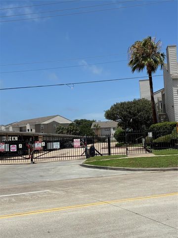 3220 69th Street K4, Galveston, TX 77551