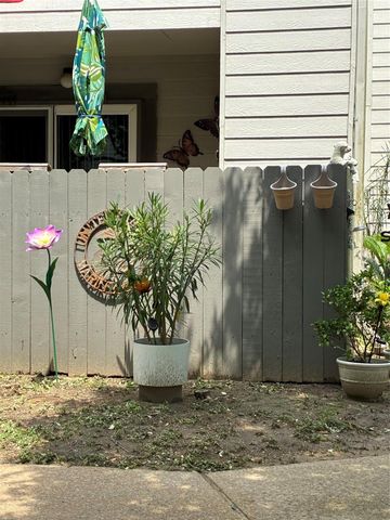 3220 69th Street K4, Galveston, TX 77551