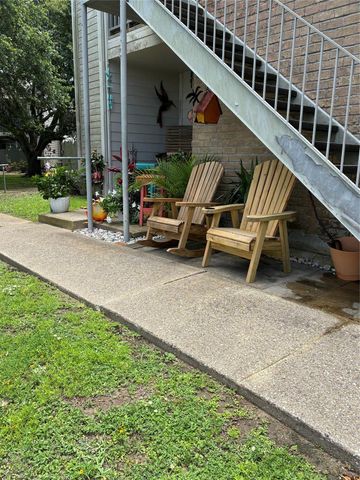3220 69th Street K4, Galveston, TX 77551