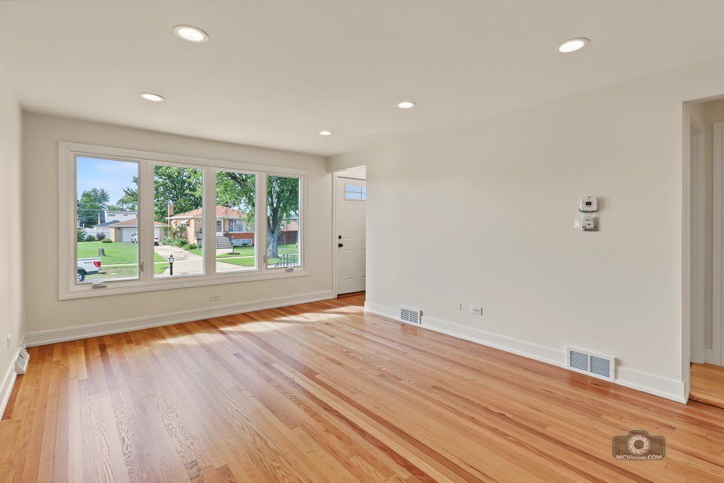 7925 Natchez Avenue, Burbank, IL 60459 — photo 2