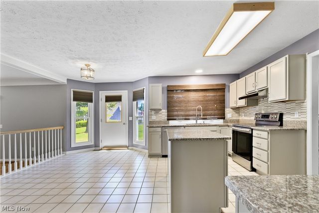 16993 Walnut Creek Drive, Strongsville, OH 44149