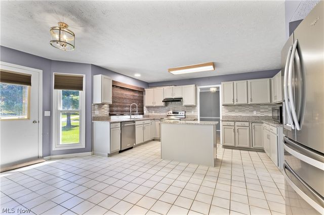 16993 Walnut Creek Drive, Strongsville, OH 44149