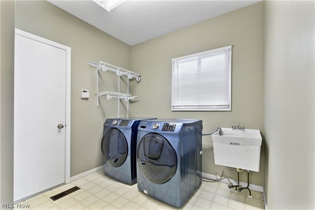 16993 Walnut Creek Drive, Strongsville, OH 44149