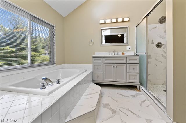 16993 Walnut Creek Drive, Strongsville, OH 44149