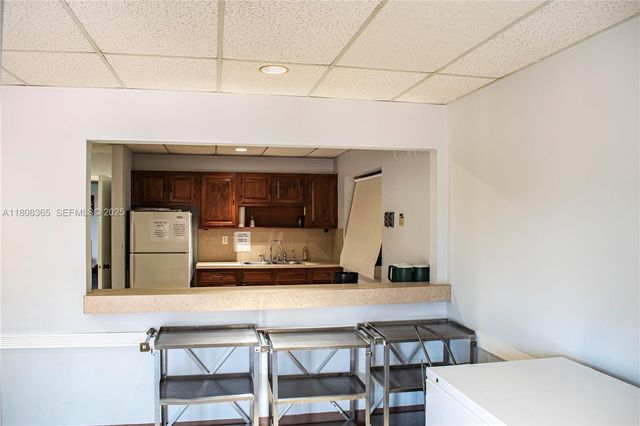 3090 Holiday Springs Boulevard 305, Margate, FL 33063
