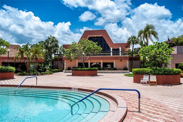 3090 Holiday Springs Boulevard 305, Margate, FL 33063