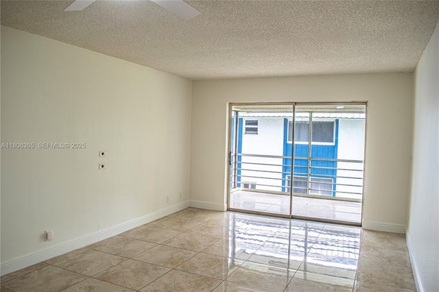 3090 Holiday Springs Boulevard 305, Margate, FL 33063