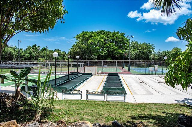 3090 Holiday Springs Boulevard 305, Margate, FL 33063