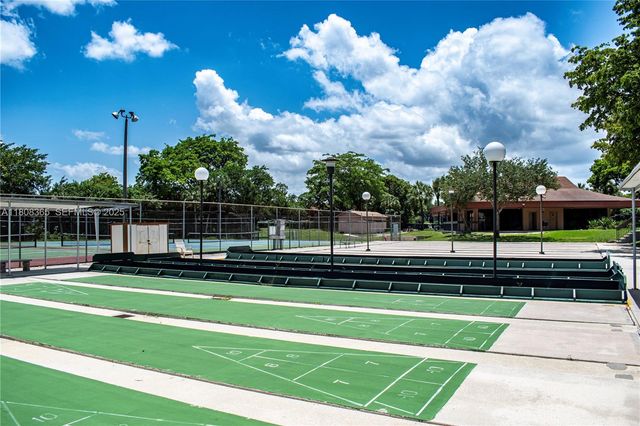 3090 Holiday Springs Boulevard 305, Margate, FL 33063