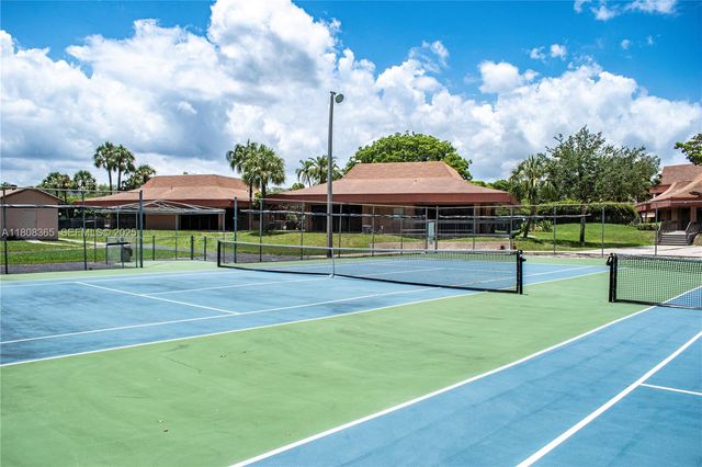 3090 Holiday Springs Boulevard 305, Margate, FL 33063