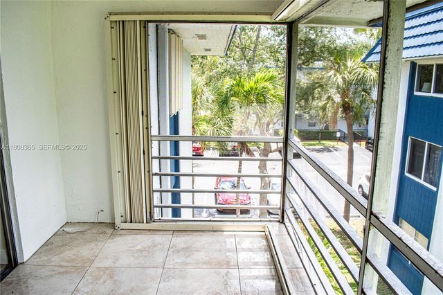 3090 Holiday Springs Boulevard 305, Margate, FL 33063