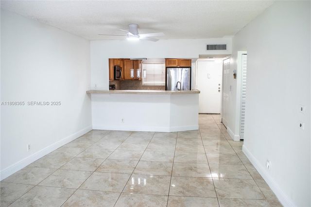 3090 Holiday Springs Boulevard 305, Margate, FL 33063