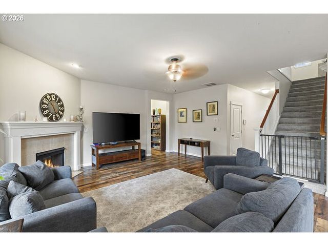 2529 N ROGER SMITH Dr, Newberg, OR 97132
