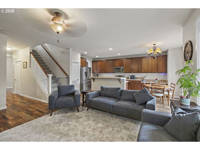 2529 N ROGER SMITH Dr, Newberg, OR 97132