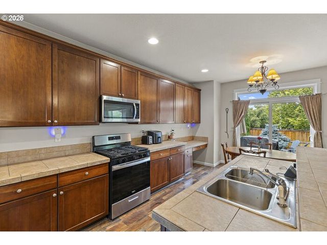 2529 N ROGER SMITH Dr, Newberg, OR 97132