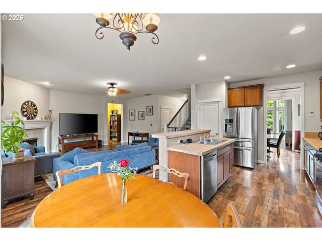 2529 N ROGER SMITH Dr, Newberg, OR 97132