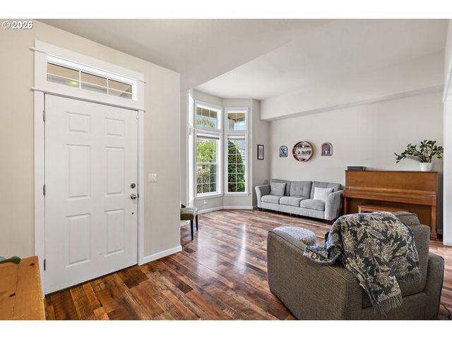 2529 N ROGER SMITH Dr, Newberg, OR 97132