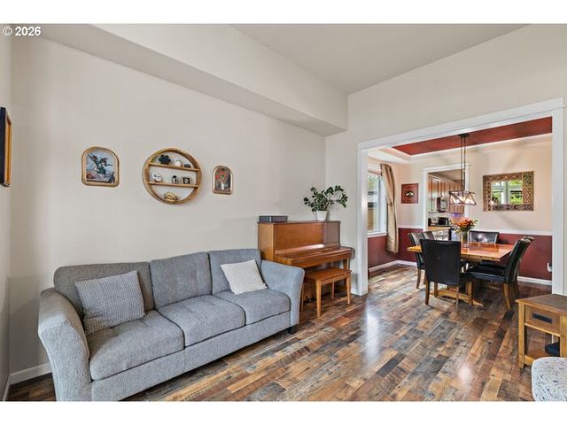 2529 N ROGER SMITH Dr, Newberg, OR 97132
