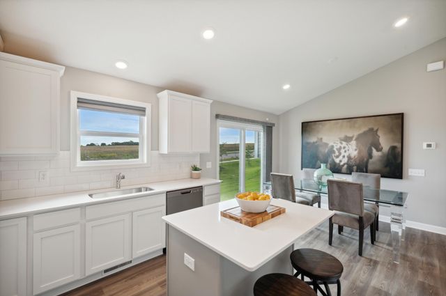 10860 Henslowe Avenue S, Cottage Grove, MN 55016