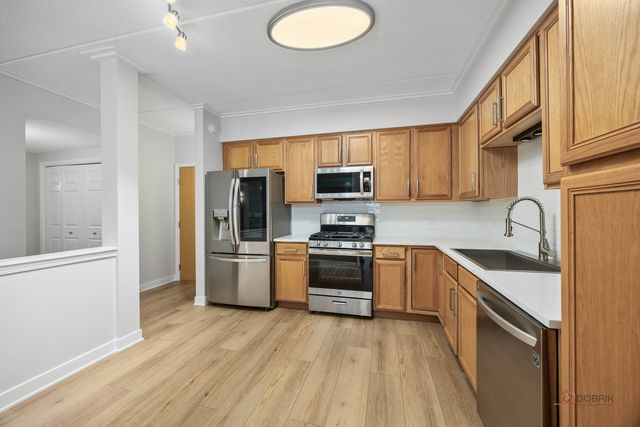 8711 W Bryn Mawr Avenue 609, Chicago, IL 60631