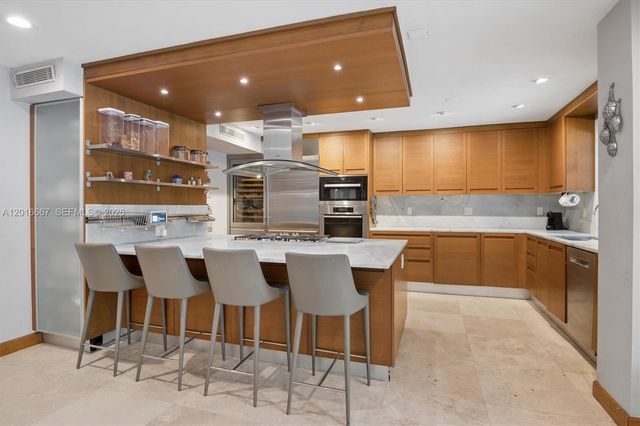 20021 NE 25th Avenue, Miami, FL 33180